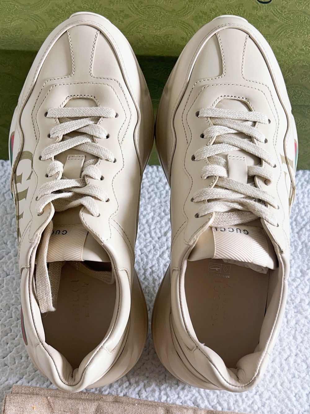 Gucci Rhyton Gucci Logo Leather Sneaker - Picture 14 of 16